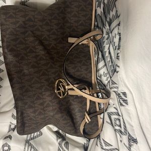 Michael kors purse. Brown with MK logo